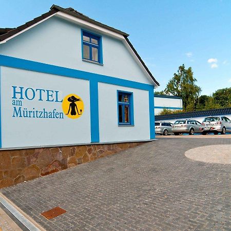 Hotel Am Mueritzhafen Garni Waren  Esterno foto
