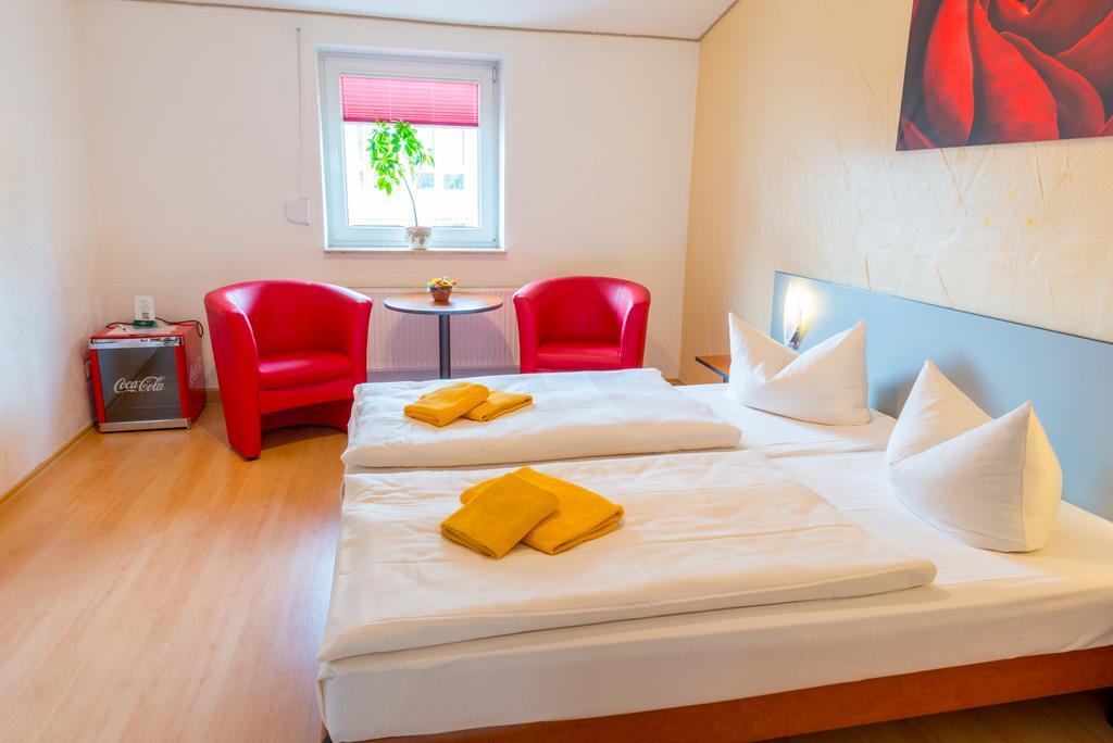 Hotel Am Mueritzhafen Garni Waren  Esterno foto