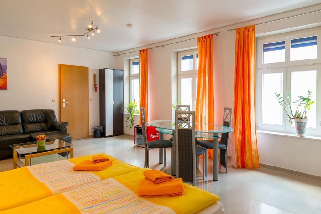Hotel Am Mueritzhafen Garni Waren  Esterno foto