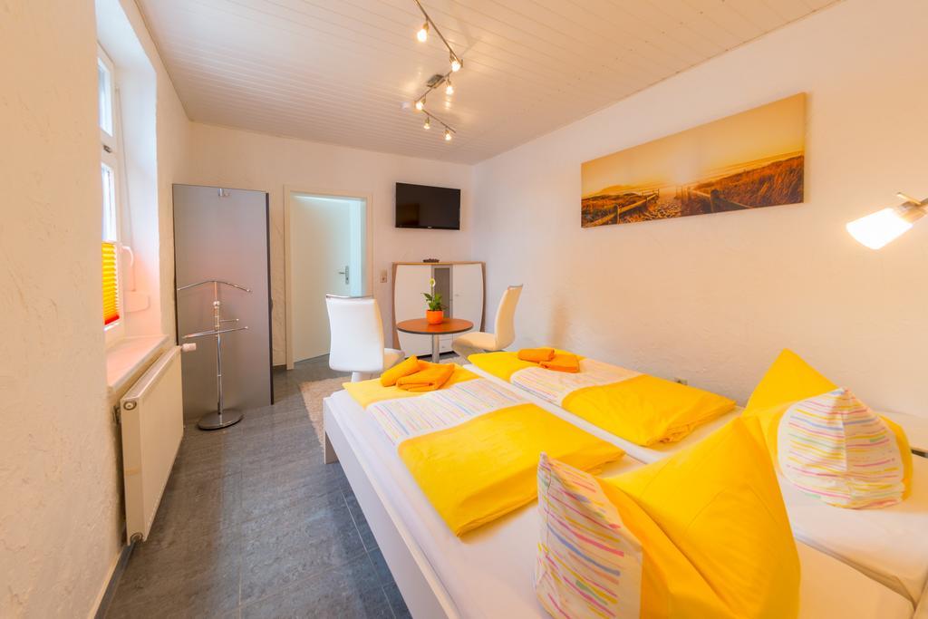 Hotel Am Mueritzhafen Garni Waren  Esterno foto